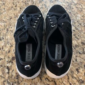 Steve Madden Platform Suede Sneaker